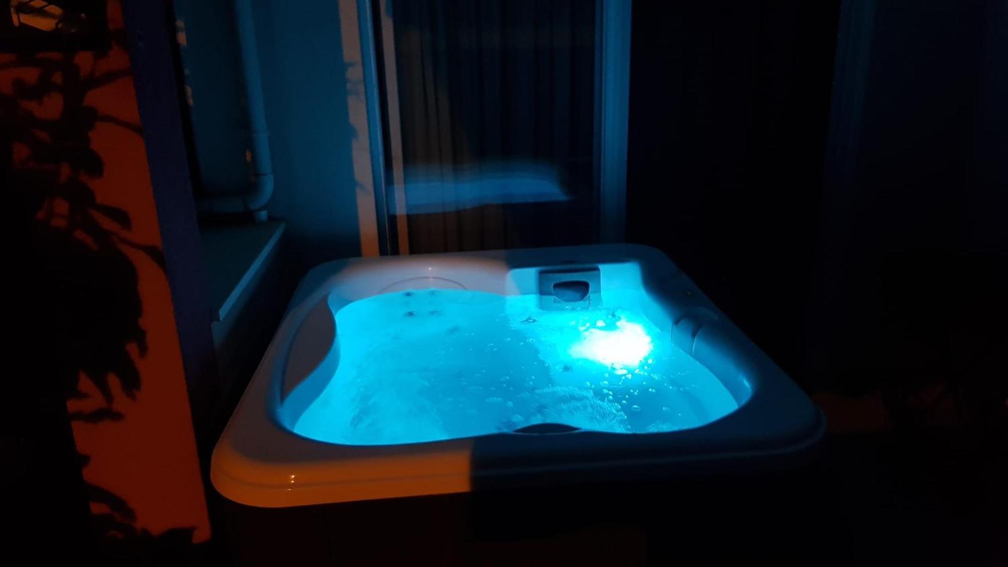 Salvia Apartment With Private Jacuzzi スプリト エクステリア 写真
