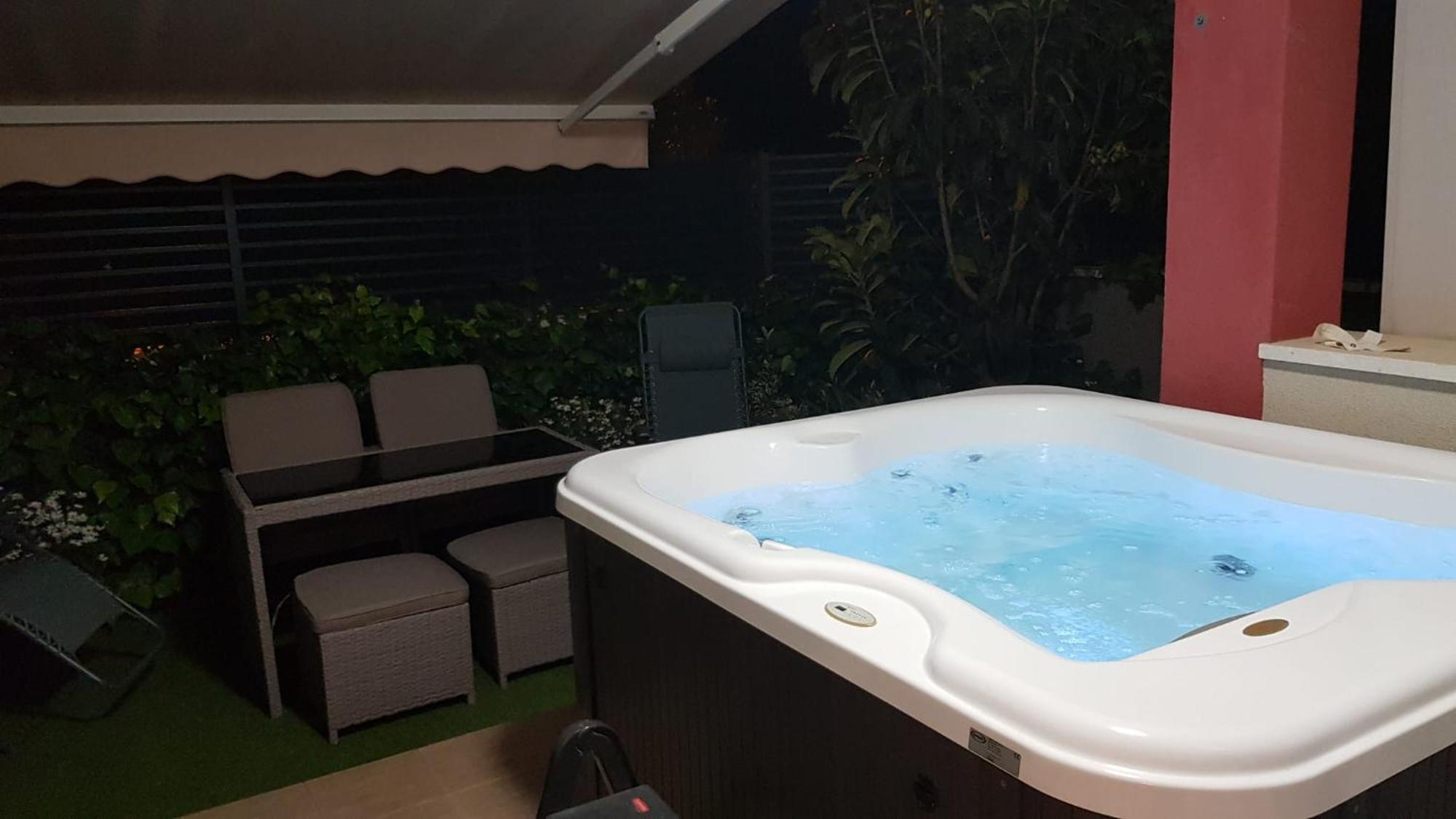 Salvia Apartment With Private Jacuzzi スプリト エクステリア 写真